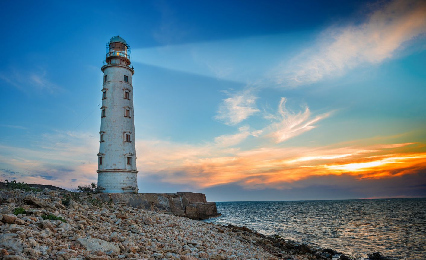 Banner photo of a lighthouse to illustrate content clarity and content improvement guidance.